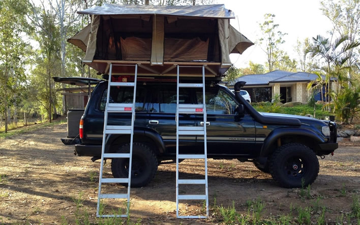 V8 with rooftop tent